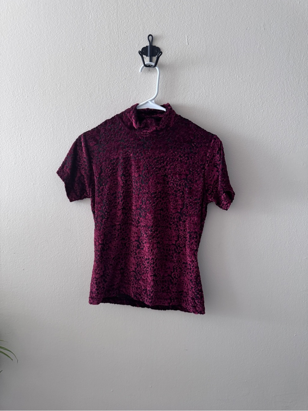 Vintage Frazier Lawrence top floral short sleeve semi sheer mesh, women’s M